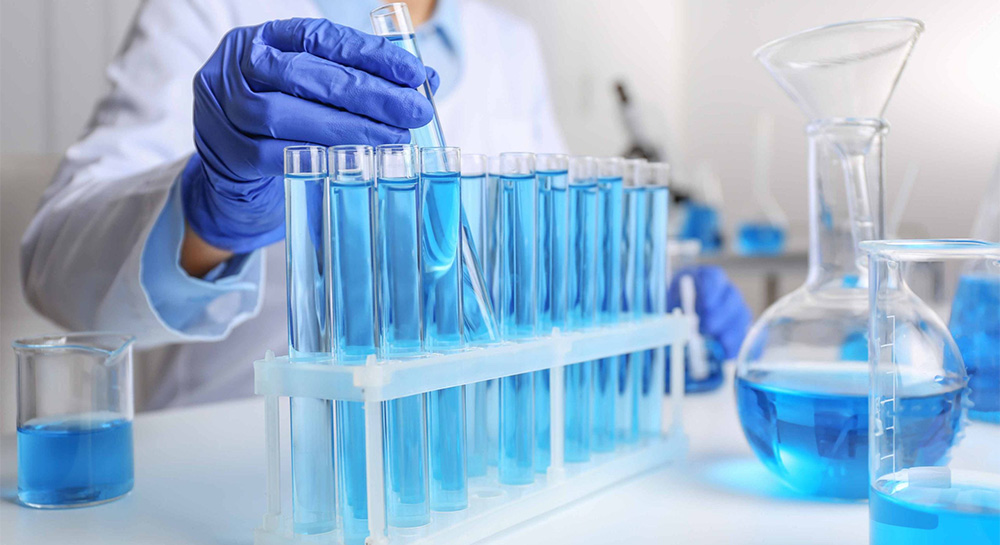 analiziranje vode u laboratoriju