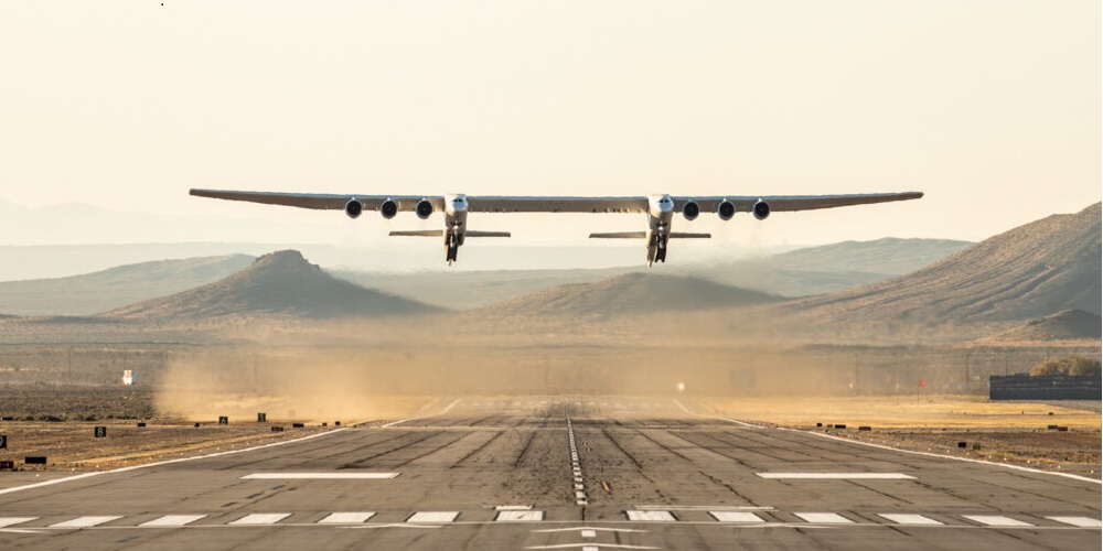 avion Stratolaunch nazvan 'Roc'